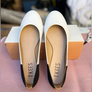 Tkees BRAND NEW Ballet Flats size 9.5